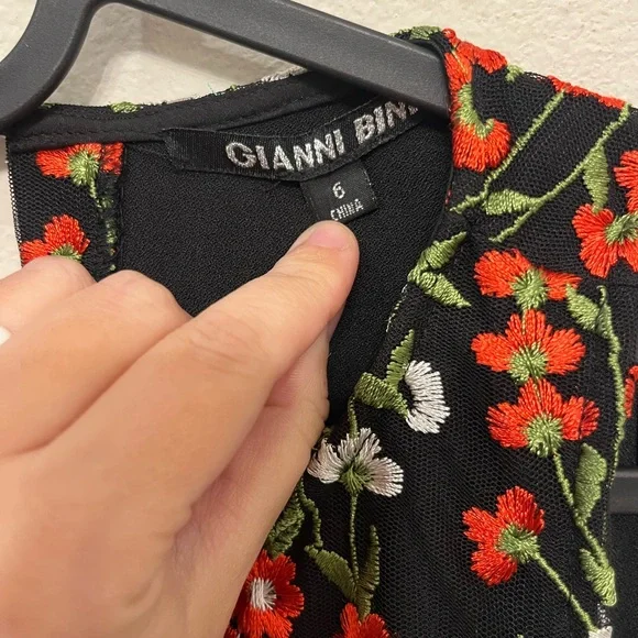 Gianni Bini Black and Red Embroidered Floral Midi Dress Open Back Size 6 - Picture 4 of 10
